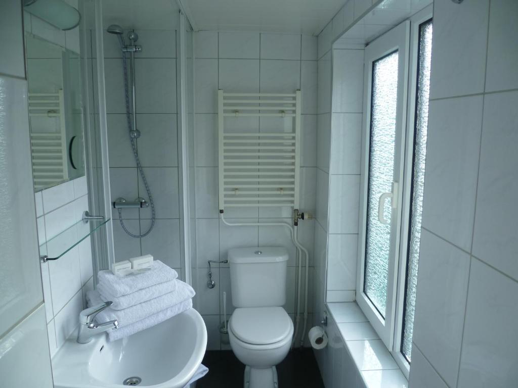 Hotel Pension Oranje Valkenburg aan de Geul Habitación foto