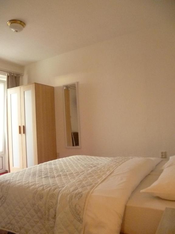 Hotel Pension Oranje Valkenburg aan de Geul Habitación foto